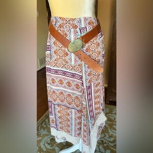 Perfect “gypsy” skirt handkerchief hem with crocheted lace trim size lar…